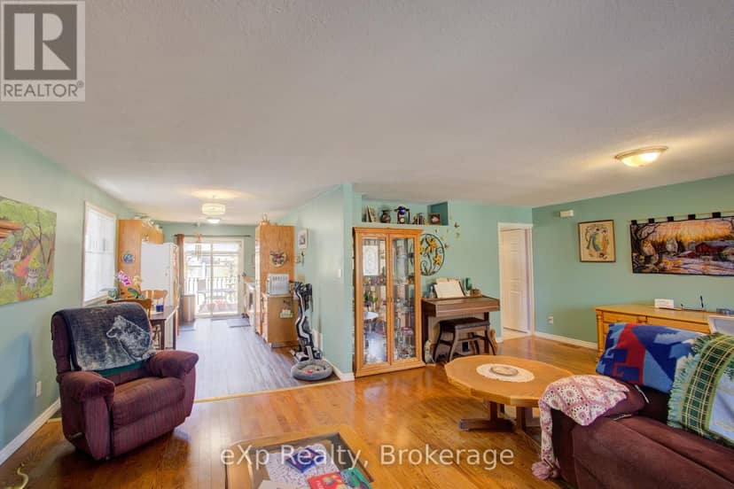 685 Reserve Avenue S, North Perth, photo 8