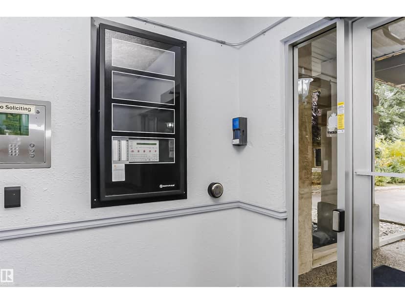 #124 10511 42 AV NW, Edmonton, photo 2