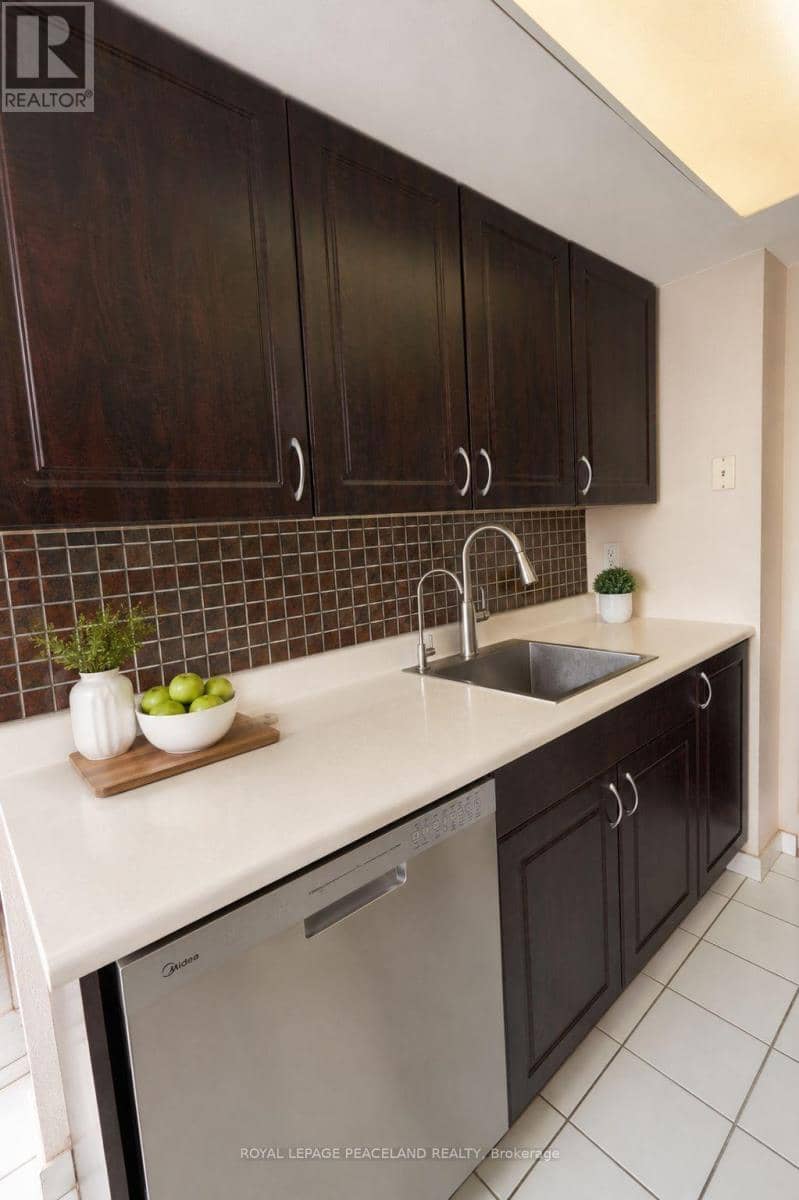 1909 - 80 Alton Towers Circle, Toronto, photo 5
