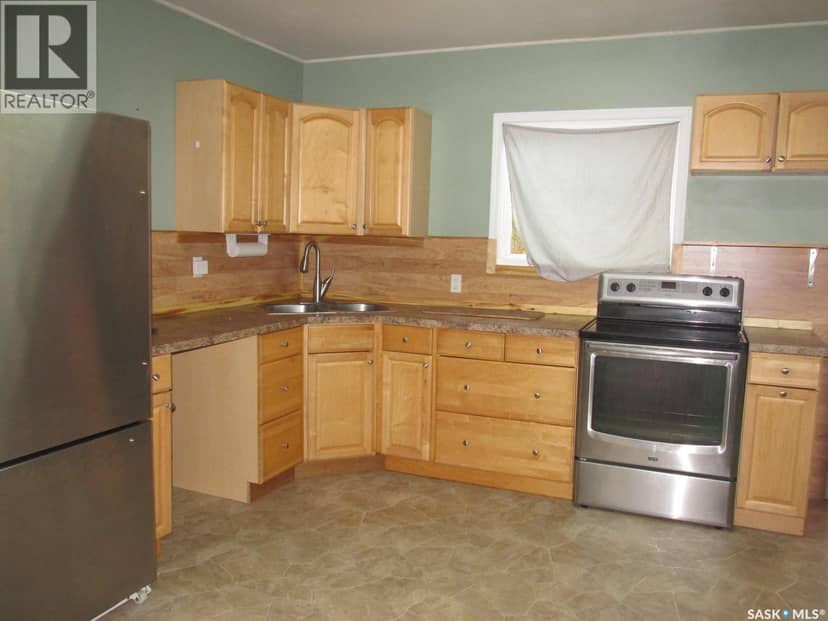 221 1st STREET E, Nipawin, photo 2