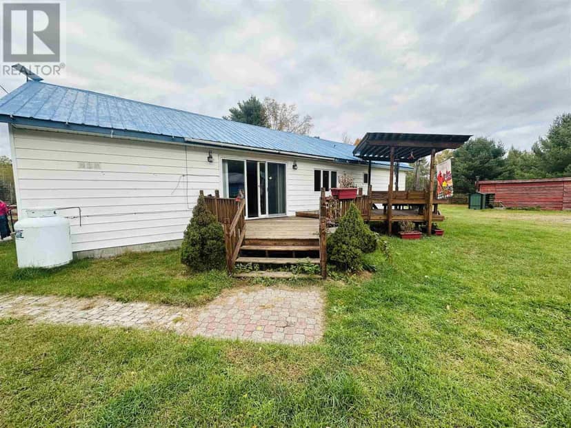 16 Ski Hill RD, Searchmont, photo 4