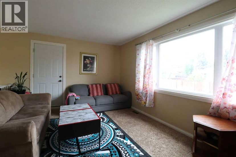 2, 2402 23 Street N, Lethbridge, photo 4
