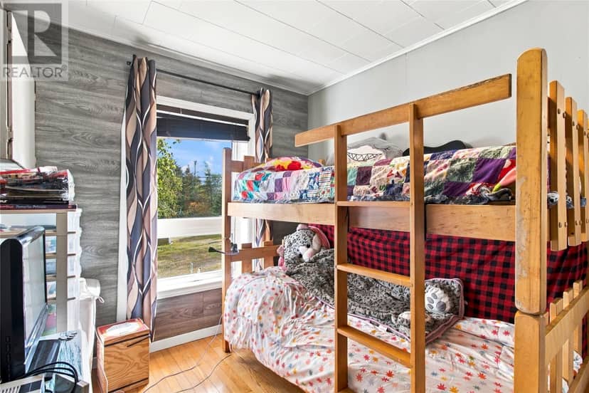 542 Beachycove Road, Tors Cove, photo 4