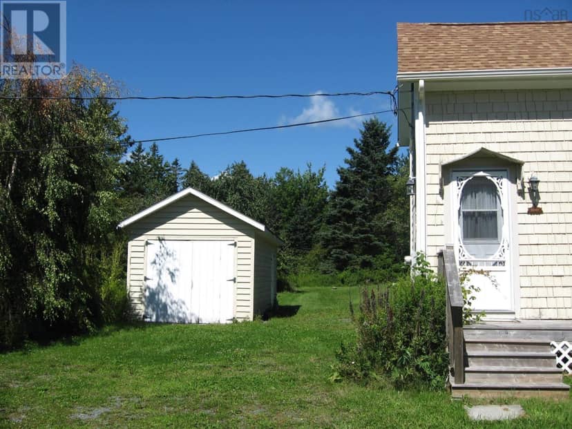 117 Silver Rock Drive, Hunts Point, photo 2