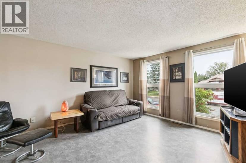 41 Brentwood Drive, Strathmore, photo 3