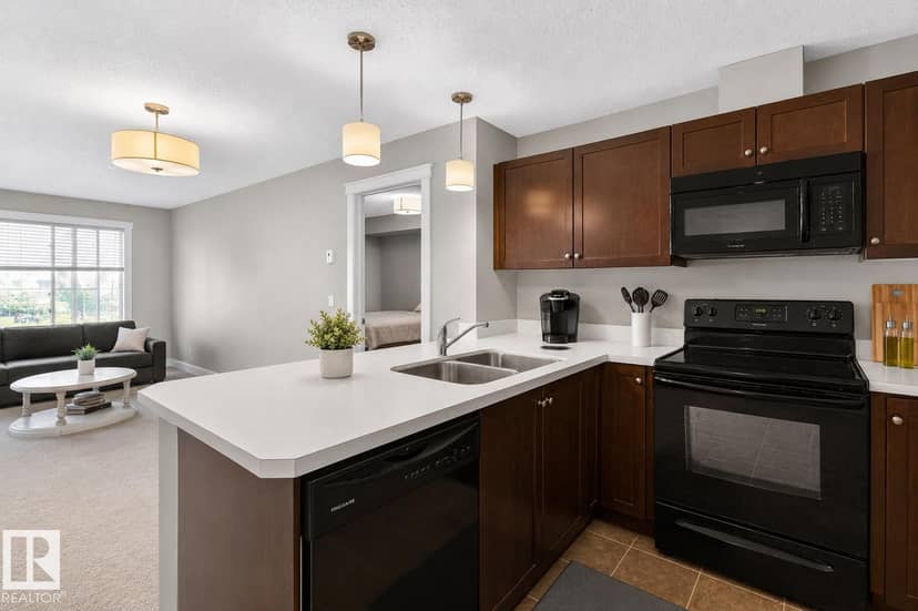 #302 3715 Whitelaw Ln NW, Edmonton, photo 3