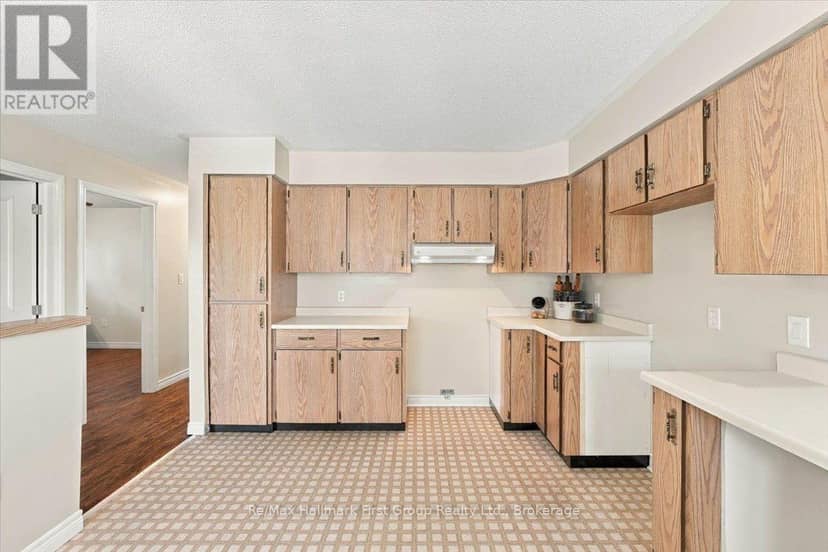 192 St. Lawrence Street W, Centre Hastings, photo 6