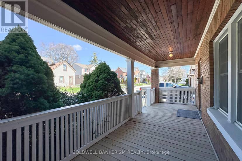 49 Brock Street E, Oshawa, photo 3