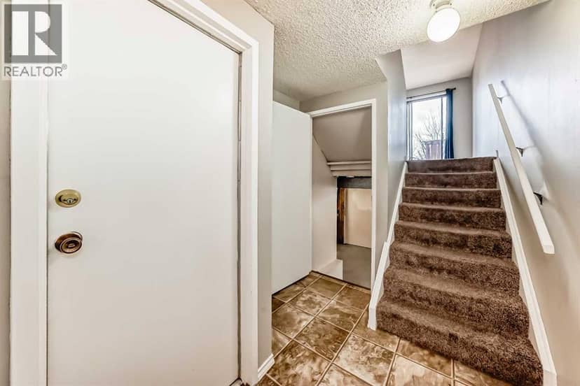 6909 Ranchero Road NW, Calgary, photo 5
