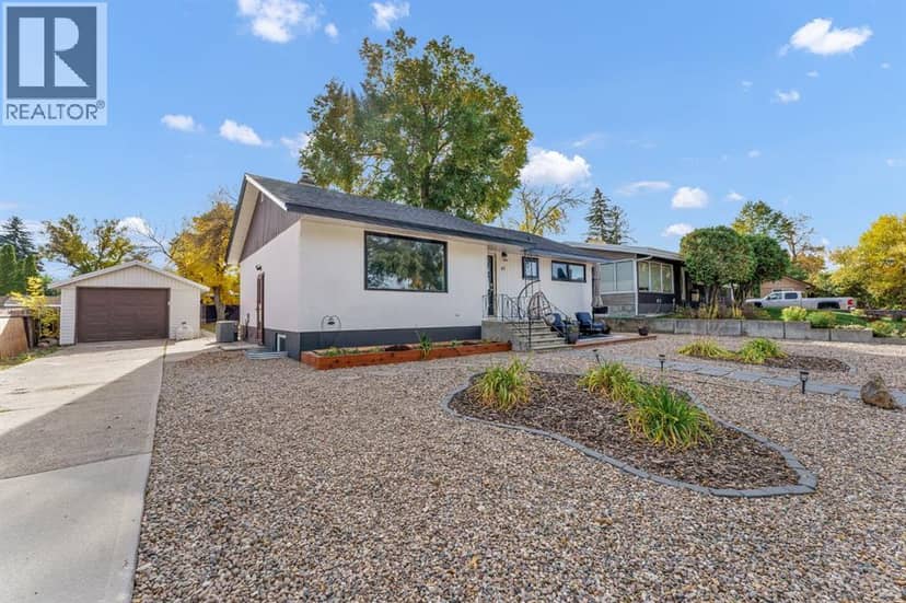 61 Huckvale Crescent SW, Medicine Hat, photo 2