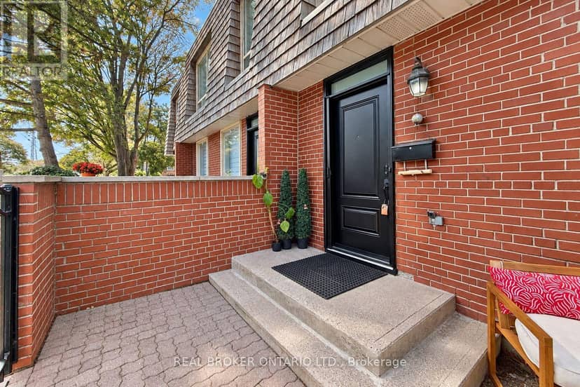 3 - 69 Upper Canada Drive, Toronto, photo 3