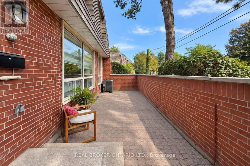 3 - 69 Upper Canada Drive, Toronto, photo 4