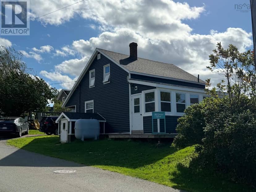 18 Chemin Marteau Road, Chéticamp