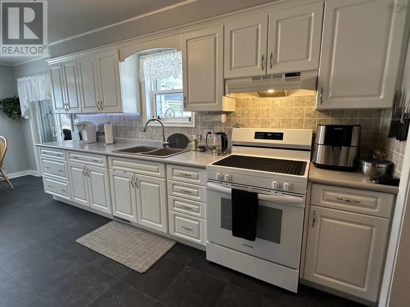 6670 Highway 3, Hunts Point, photo 8