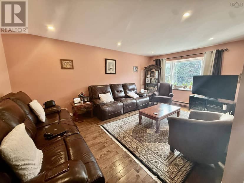 87 Lincoln Cross, Halifax, photo 4