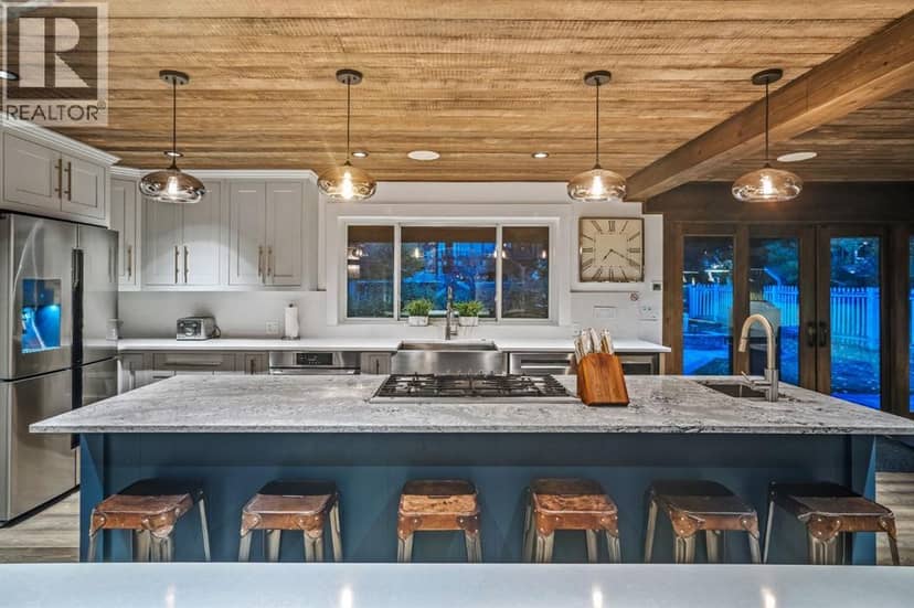 115 Spray Avenue, Banff, photo 2