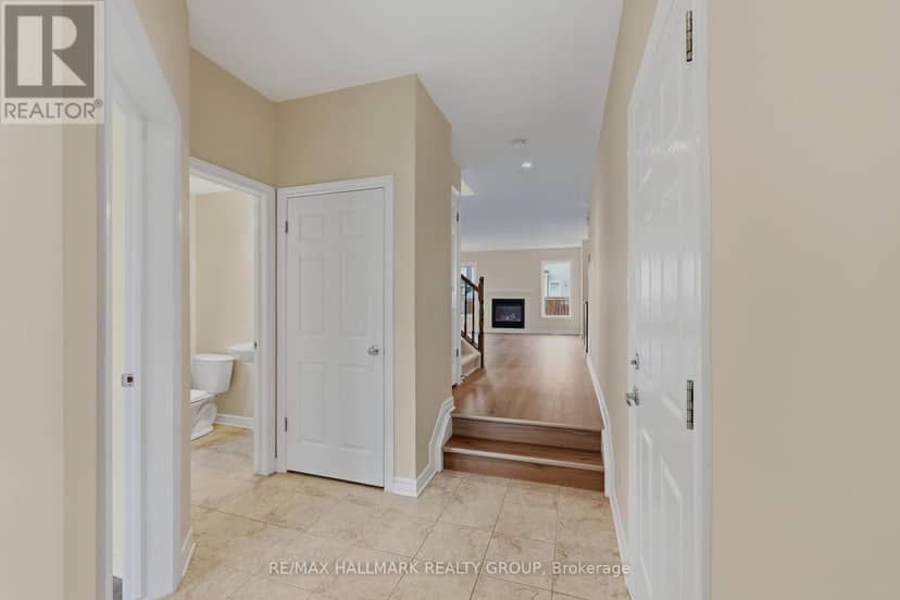 112 Akita Walk, Ottawa, photo 3