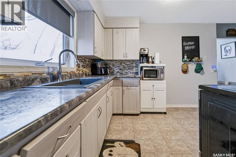 205 Washington Avenue, Hanley, photo 5