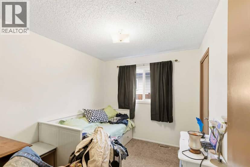 9910 93 Avenue, Wembley, photo 6