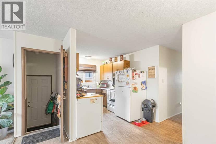 9910 93 Avenue, Wembley, photo 2