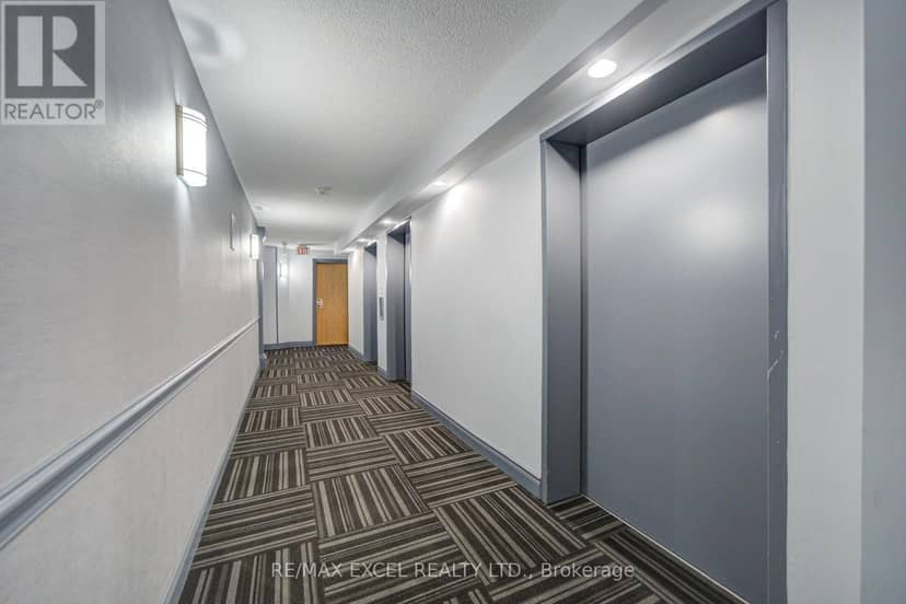 1403 - 300 Alton Towers Circle, Toronto, photo 4
