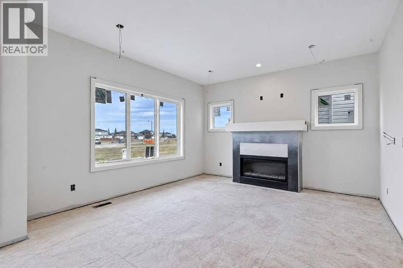 844 Hampshire Crescent NE, High River, photo 3