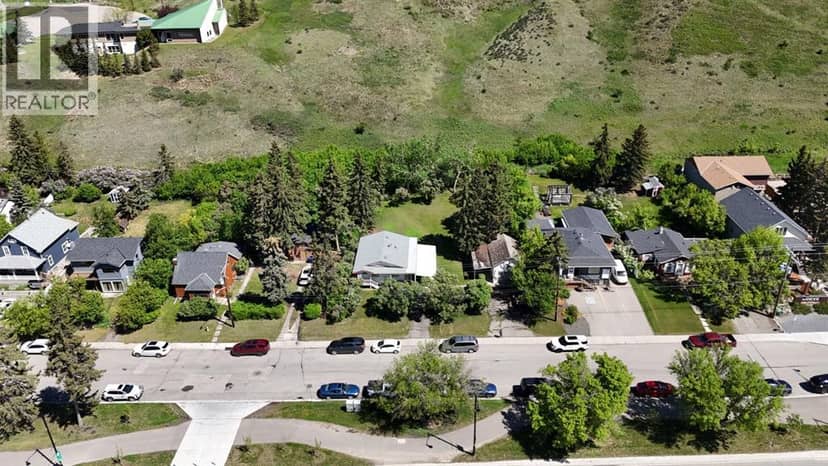 328 Third Street W, Cochrane, photo 8
