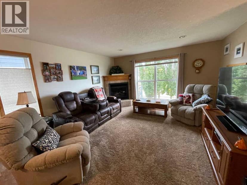 54 Valarosa Drive, Didsbury, photo 5