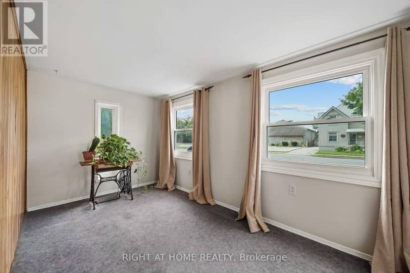 335 Talbot Street E, Aylmer, photo 3