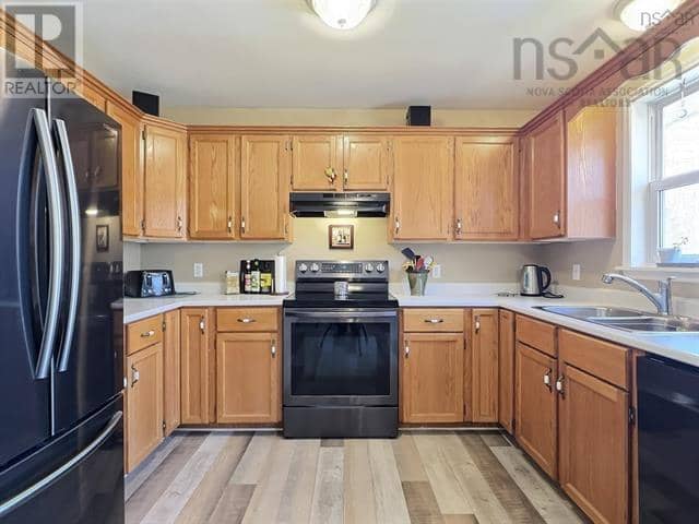 17 Menlow Court, North River, photo 2