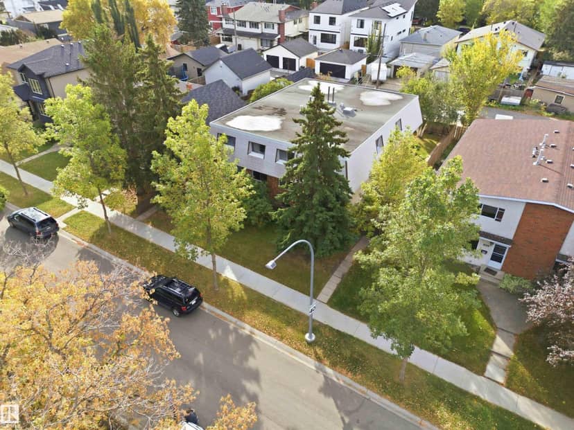 8945 78 AV NW, Edmonton, photo 2