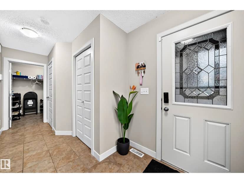 1673 Cunningham Wy SW, Edmonton, photo 2