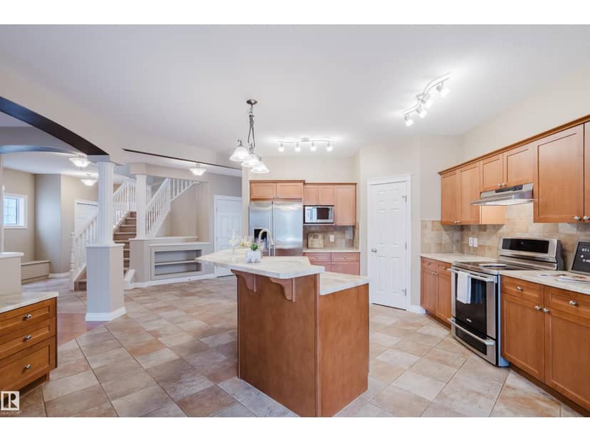 652 Crimson Dr, Sherwood Park, photo 2