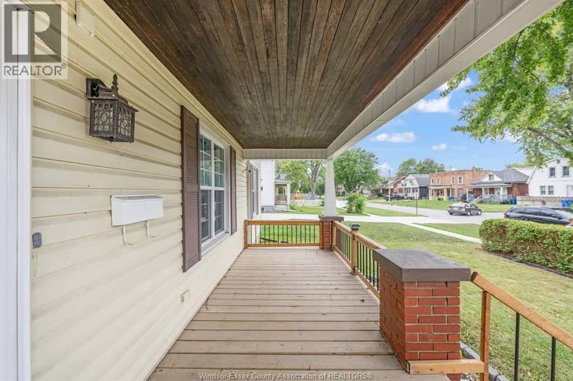 427 Cameron, Windsor, photo 3
