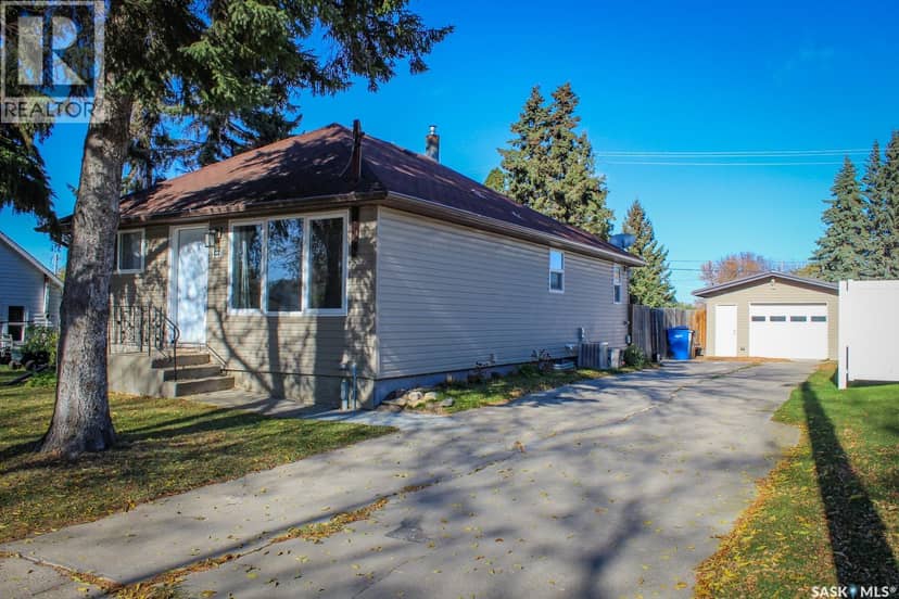 106 Higgins AVENUE W, Melfort, photo 3
