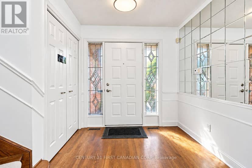 122 Sunnyside Drive, London North, photo 4