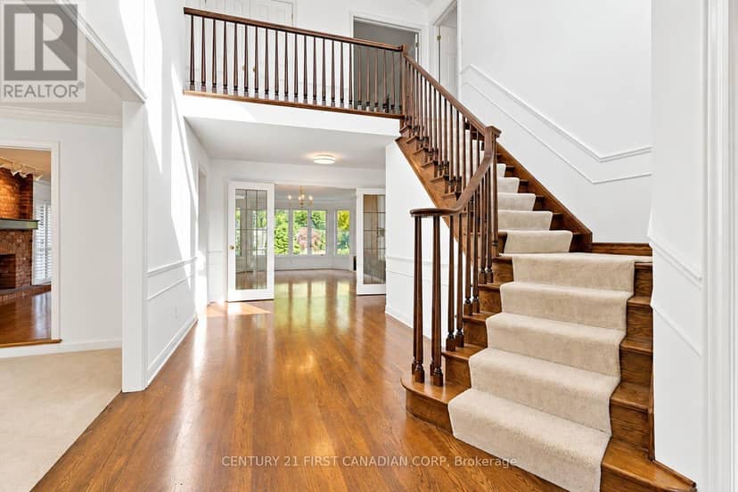 122 Sunnyside Drive, London North, photo 5