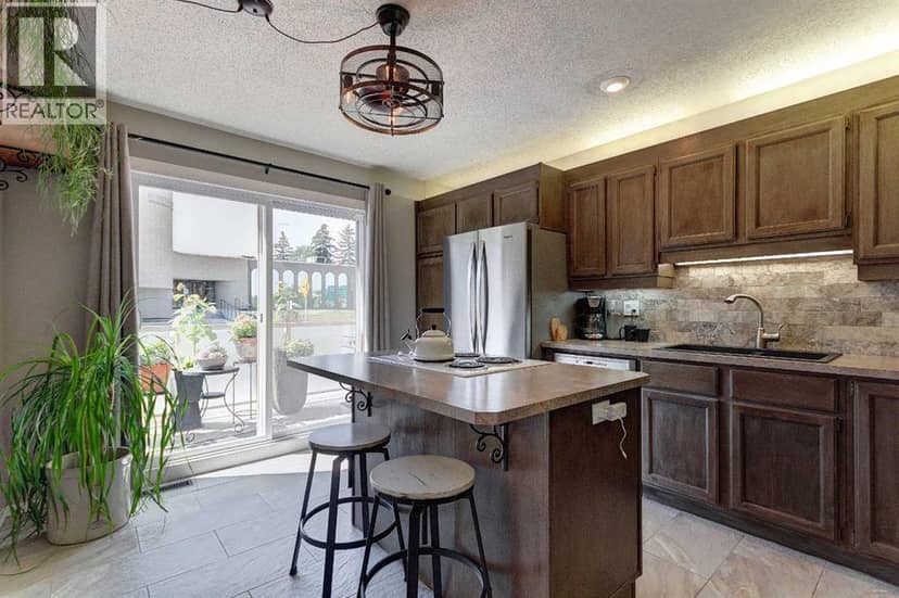 103, 1305 Glenmore Trail SW, Calgary