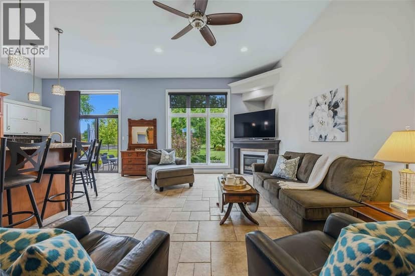 4303 Garden CRESCENT, Petrolia, photo 5