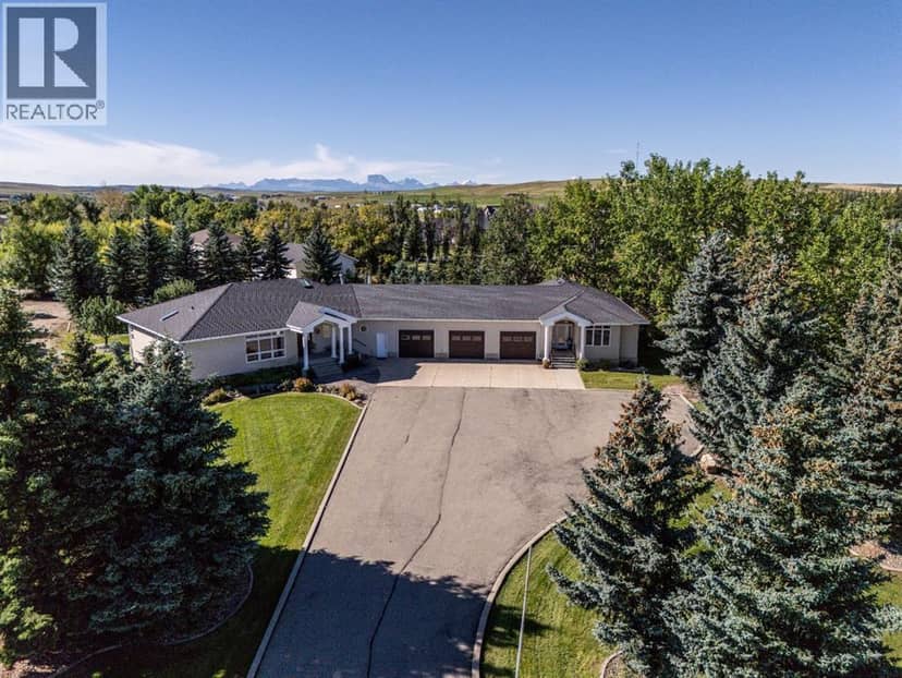 305 9 Street W, Cardston