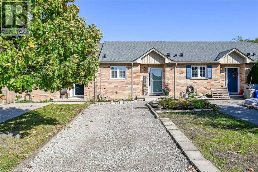 7 POWELL Lane, Cayuga