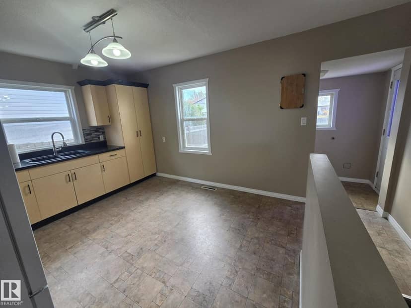 5422 51 AV, Bonnyville Town, photo 3