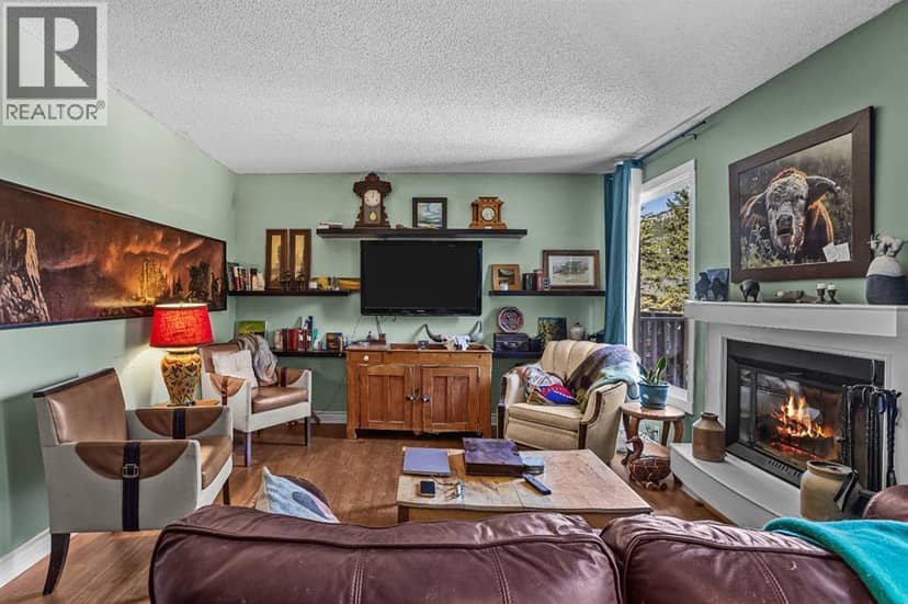 246 Kluane Drive, Banff, photo 3