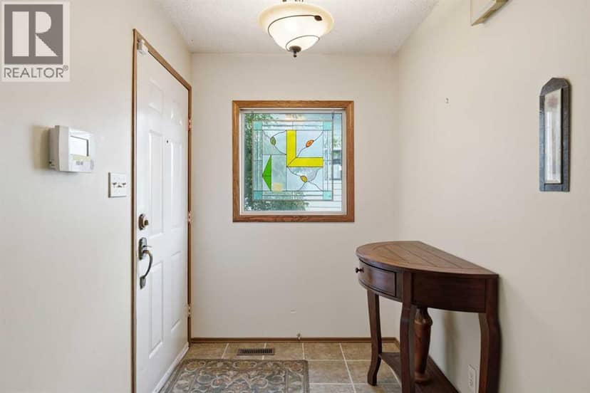 7 Glenport Road E, Cochrane, photo 3