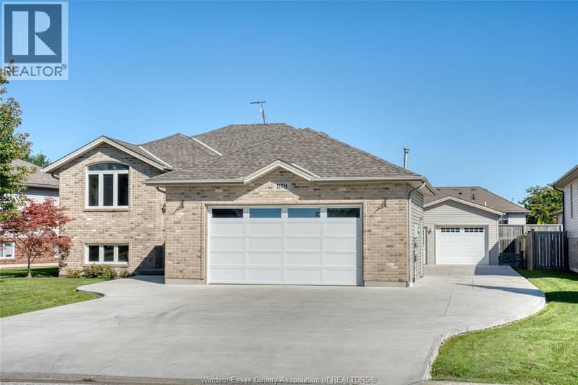 879 Westwood, Lakeshore