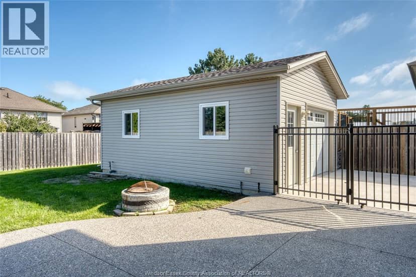 879 Westwood, Lakeshore, photo 4