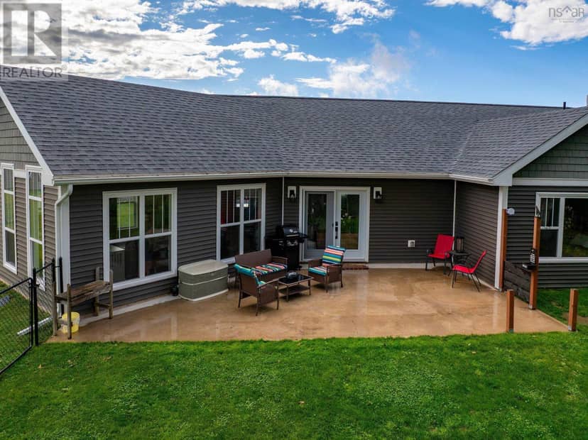 48 Festival Lane, MacKay Siding, photo 4