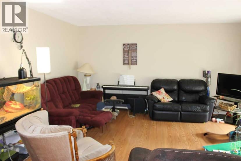 407 7th Street, Picture Butte, photo 5