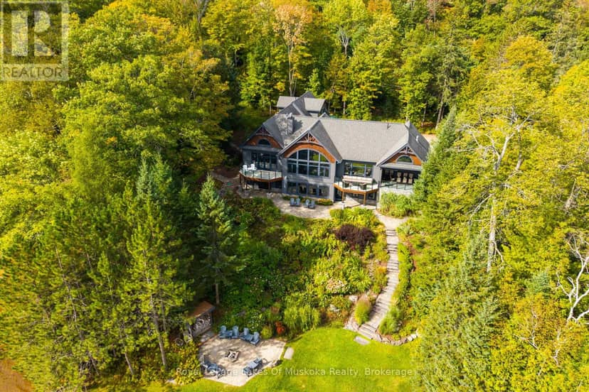 1563 South Portage Road, Lake of Bays