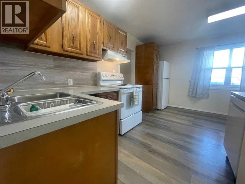 5306 50 Street, Camrose, photo 5